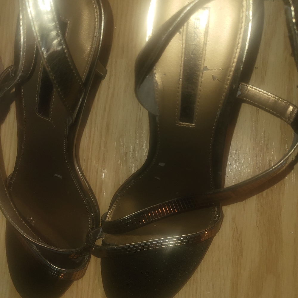 Shoes - Picture 2 of 11